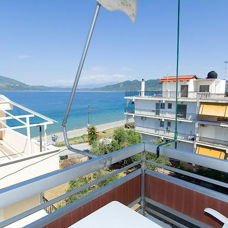 Valkaniotis Apartments Loutra Aidhipsou Exteriör bild