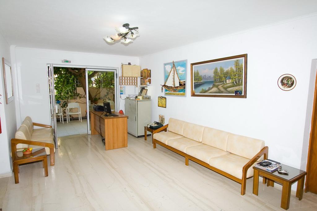 Valkaniotis Apartments Loutra Aidhipsou Exteriör bild
